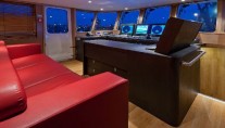 Motor Yacht LARS -  Bridge